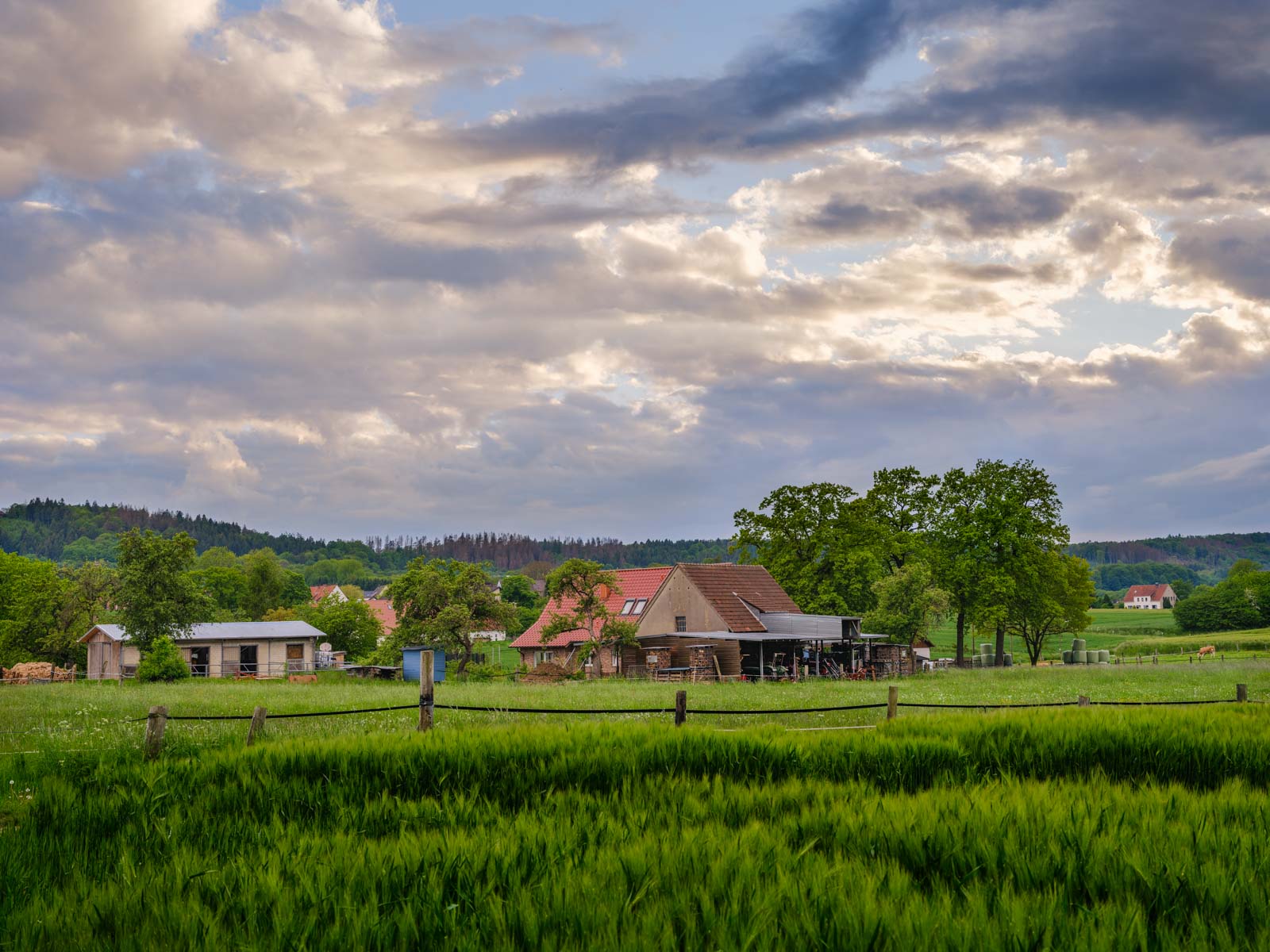 Farm and fields (Bielefeld-Dornberg, Germany).