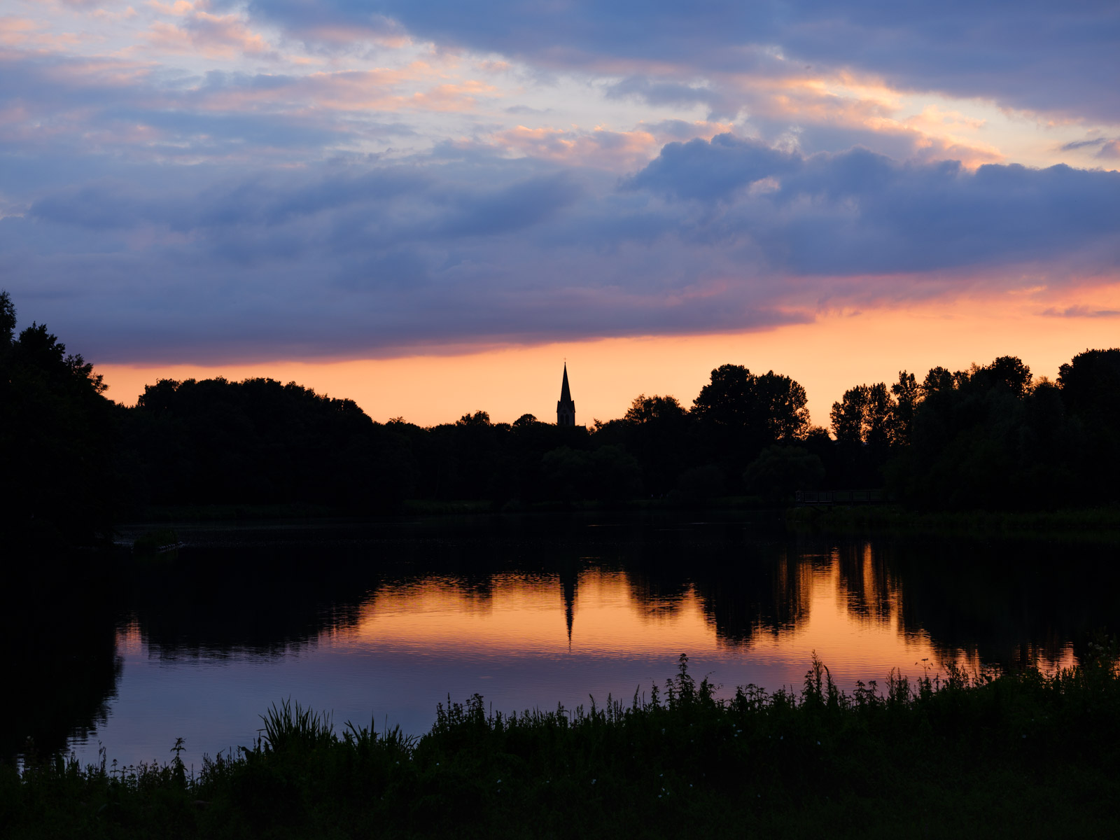 Summer evening at 'Obersee' in July 2020 (Bielefeld, Germany).