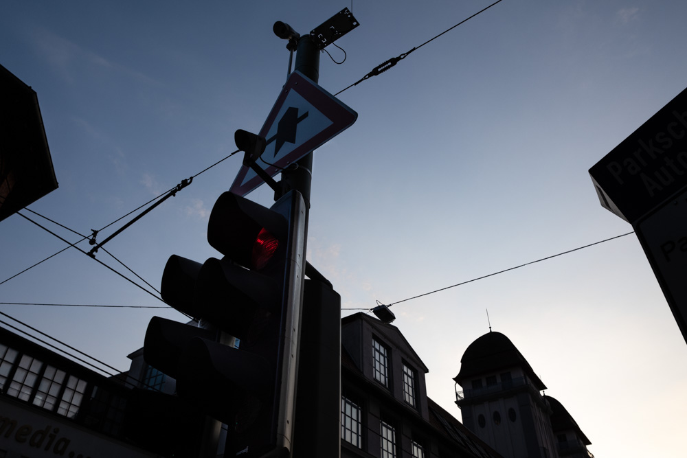 Silhouette with traffic light at Nikolaus-Dürkopp-Straße