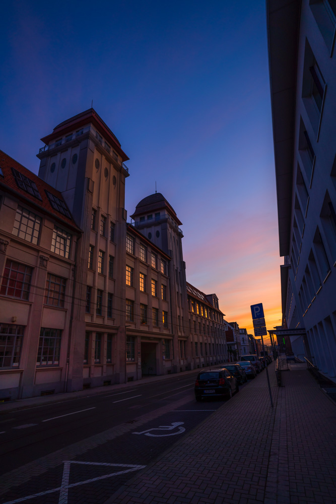 Morning glow at Nikolaus-Dürkopp-Straße in Bielefeld