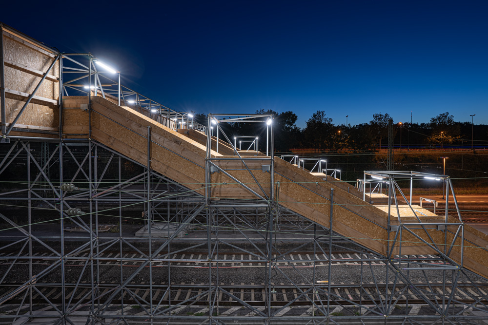 Temporary bridge at Brackwede railway station