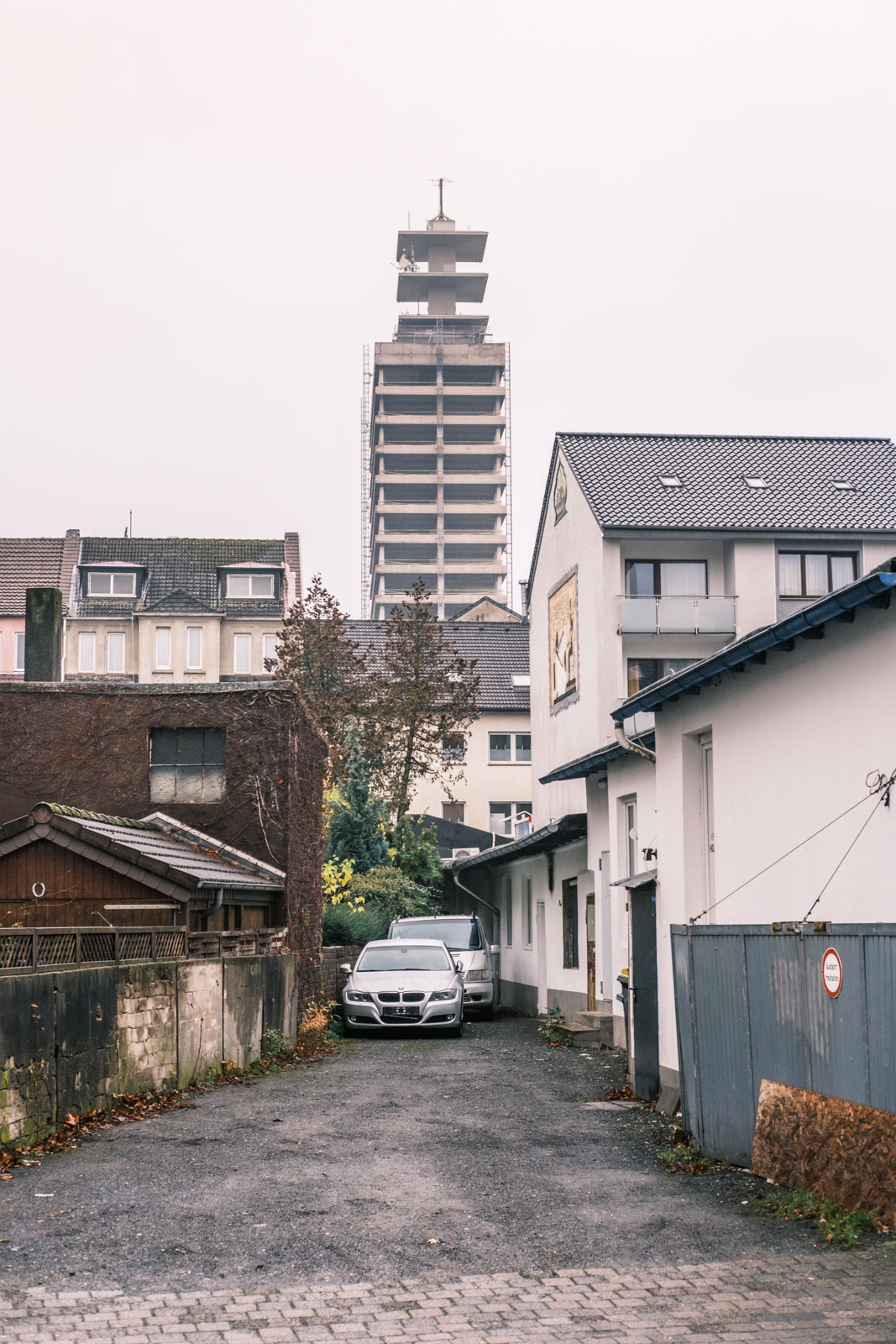 Old Telekom high-rise - Views in November (Bielefeld, Germany).